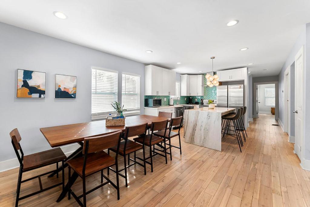 Large Modern Home Centrally Located With Hot Tub Atlanta Exteriör bild
