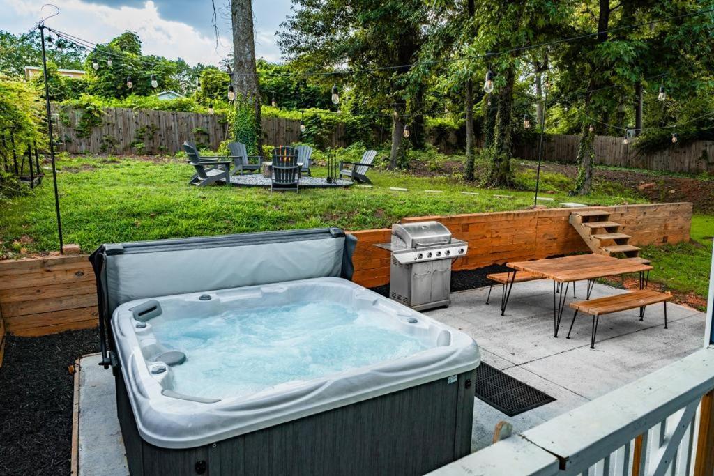 Large Modern Home Centrally Located With Hot Tub Atlanta Exteriör bild