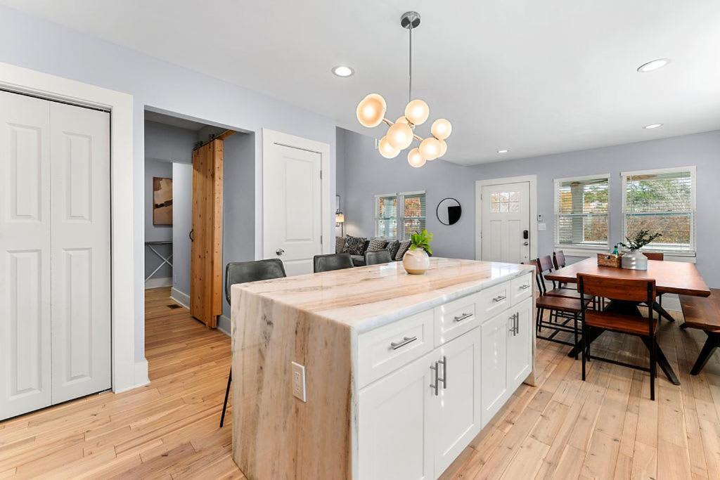 Large Modern Home Centrally Located With Hot Tub Atlanta Exteriör bild
