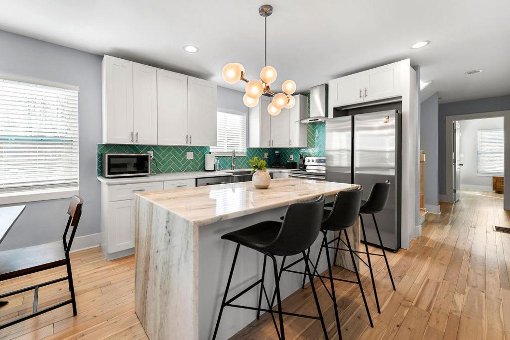 Large Modern Home Centrally Located With Hot Tub Atlanta Exteriör bild